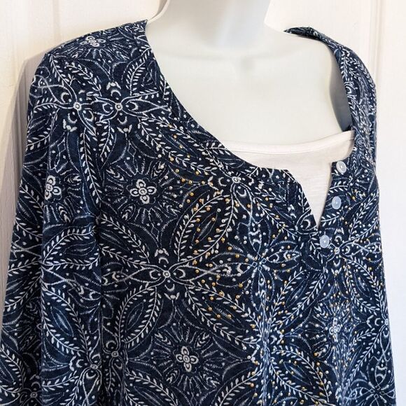 Classic edition navy floral shirt Medium @E - Picture 3 of 10